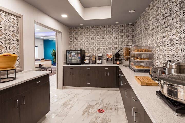Breakfast area