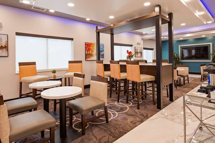 Breakfast area